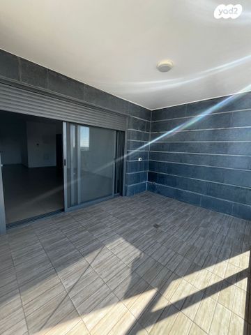 דירה, לוטם 35, הפרחים, חריש