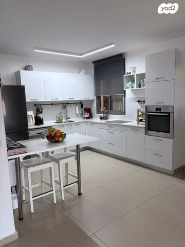 דירה, נרקיס 24, הפרחים, חריש