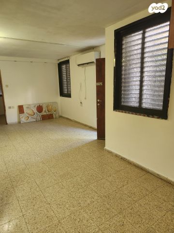 יחידת דיור, שיר השירים 220, אלקנה