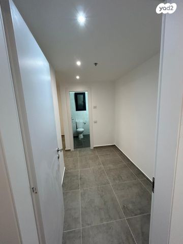 דירה, הרב שלום שבזי 1, רמב"ם, ראש העין