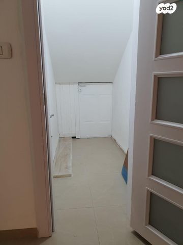 יחידת דיור, פייר אוגוסט רנואר 20, גבעת טל, קרית אתא