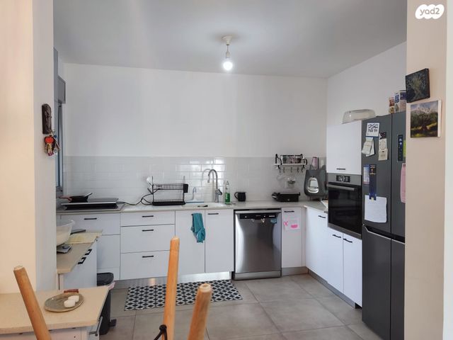 דירה, הקהילה 18, בצוותא, חריש