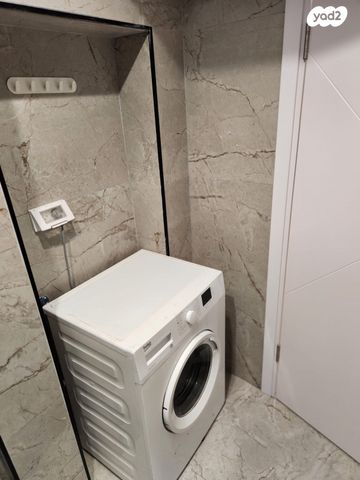 דירה, מאיר פיינשטיין 2, ארמון הנציב, תלפיות מזרח, ירושלים