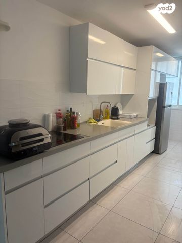 דירה, גאולים 37, קרית אילון, חולון