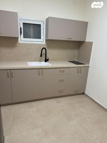 דירה, יצחק שדה 26, גבעת הרקפות, גבעת תל חי, קרית אתא