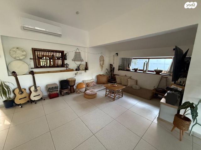 בית פרטי/ קוטג', הדקלים 145, מרכז פרדס חנה, פרדס חנה כרכור