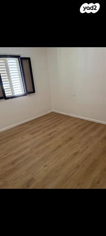 דירה, שדרות דוד רזיאל 32, בן גוריון, רמלה