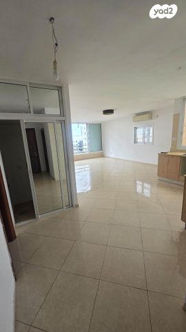 דירה, ההגנה 2, לב העיר, בת ים