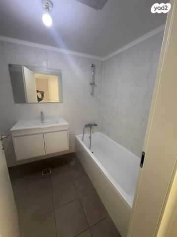 דירה, רותם 1, המגרסה, מבשרת ציון