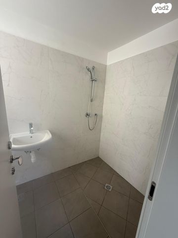 דירה, רותם 1, המגרסה, מבשרת ציון