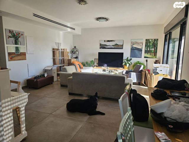 גג/ פנטהאוז, גולדה מאיר 18, מורשת, מודיעין מכבים רעות