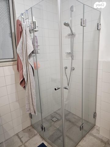 מרתף/ פרטר, השרון 43, 212 מזרח, אבן יהודה