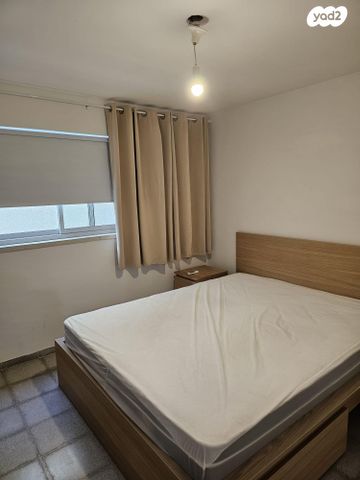 מרתף/ פרטר, השרון 43, 212 מזרח, אבן יהודה