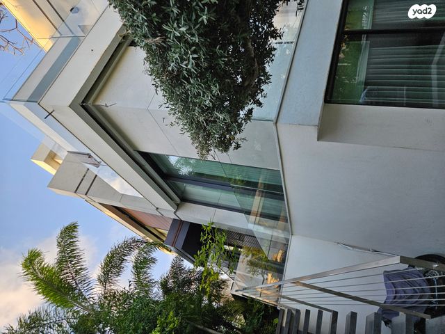 אליהו מפרארה 