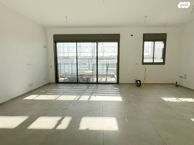 דירה, הגנים, נווה גן, רמת השרון