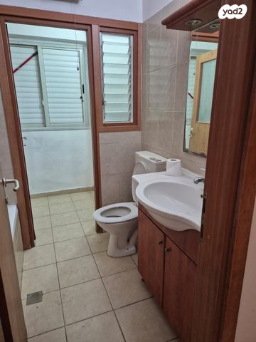 דירה, רחובות החדשה, רחובות