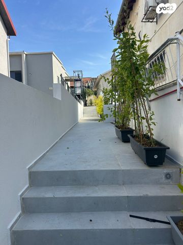 דו משפחתי, גדרה