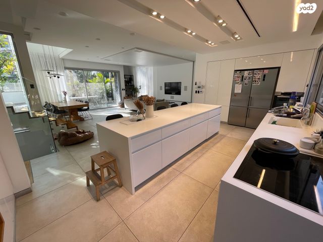 דו משפחתי, אמיר דרורי, קרית אילון, חולון