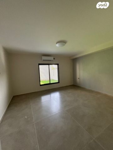 דו משפחתי, גדרה