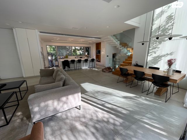 דו משפחתי, אמיר דרורי, קרית אילון, חולון