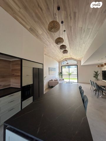 דו משפחתי, גדרה