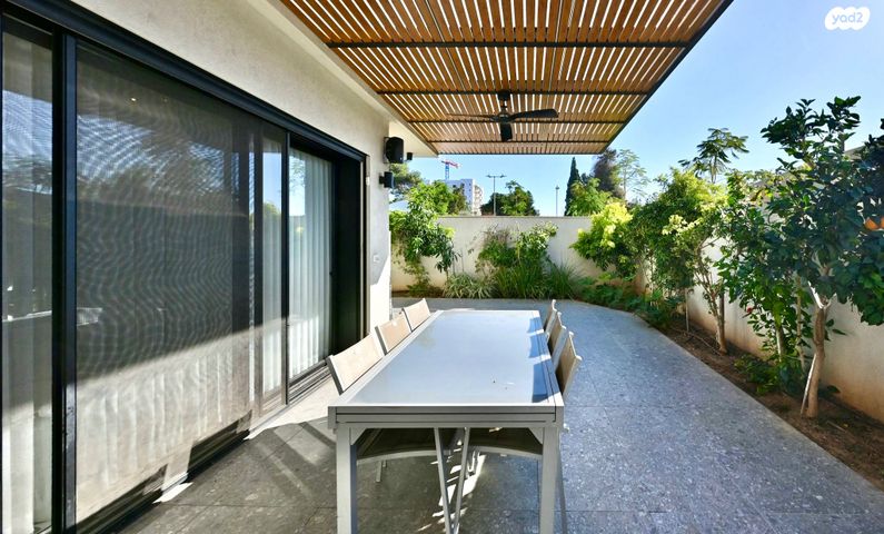 דו משפחתי, וילה דורי, שכונת הדגל, נס ציונה