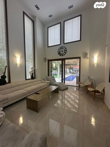 דו משפחתי, ברקת, אבני חן, קיסריה