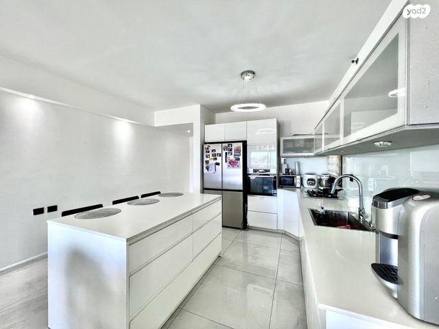 דירה, הרב מיימון 27, עין התכלת, נתניה