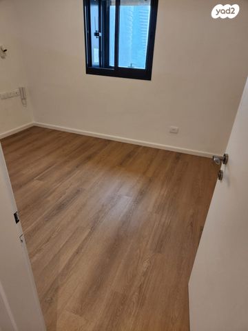 דירה, ישראל טל, מונטיפיורי, הרכבת, תל אביב יפו