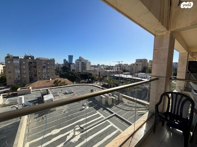 דירה, רעננה