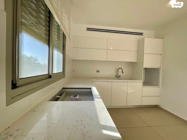 דירה, בקעת סיירים, שקמים ואגמים, אשקלון