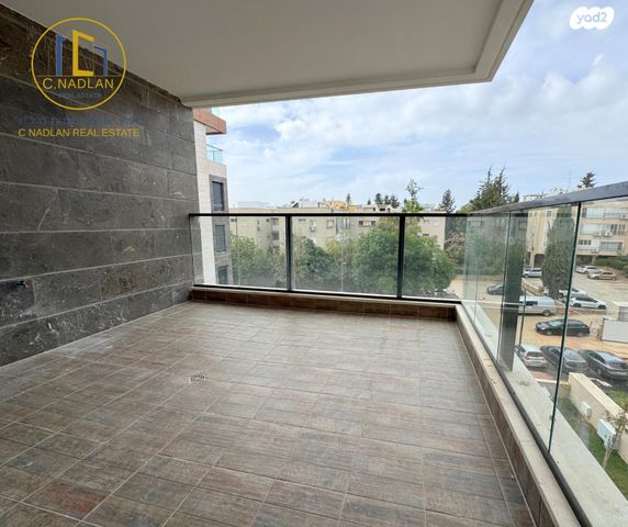 דירה, דבורה עומר, נאות שדה, רעננה