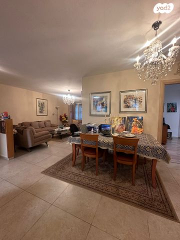 דירת גן, הערמונים 12, רמות יצחק, נשר