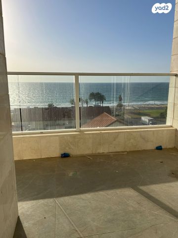 גג/ פנטהאוז, נחום סוקולוב, עיר, מרכז העיר, נהריה