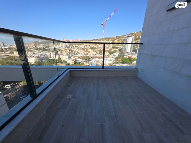 גג/ פנטהאוז, הרב משה מרדכי, טירת כרמל