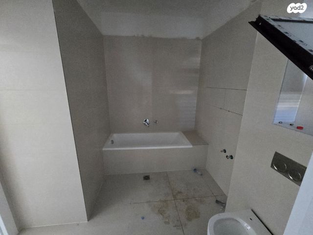 דירת גן, ירושלים 30, יהושפט, ערד