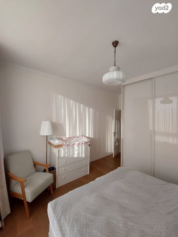 דירה, חולון