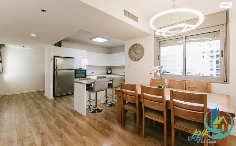 דירה, הרב ישעיהו משורר, הדר גנים, פתח תקווה