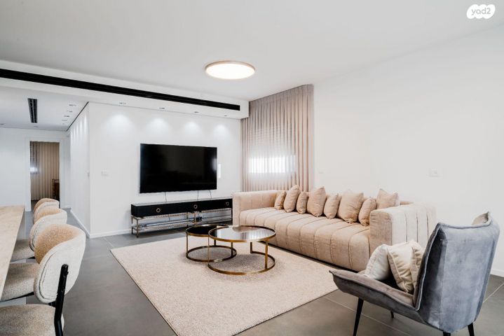 גג/ פנטהאוז, דרך ארץ, עיר היין, אשקלון