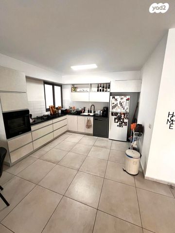 דירה, אהבת אדם, כפר יונה