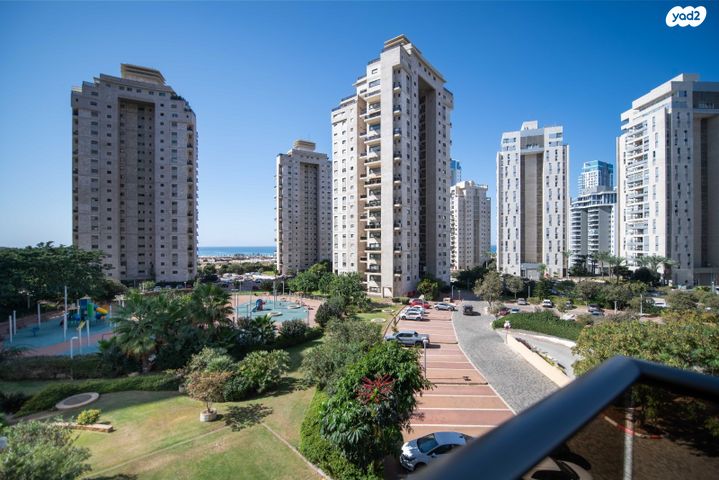 דירה, דודו דותן, עיר ימים, נתניה