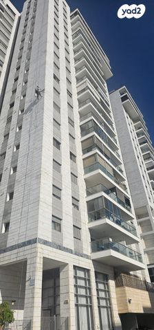 דירה, רבי דוד דנינו 5, הפרחים, קרית גת