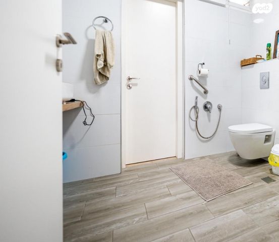 דירה, שדרות ירושלים, צהלון, שיכוני חסכון, תל אביב יפו