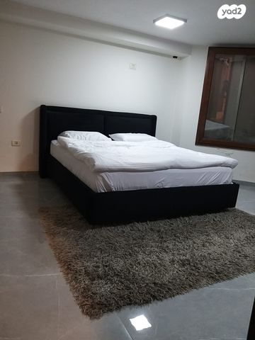 דו משפחתי, ברקת, אבני חן, קיסריה