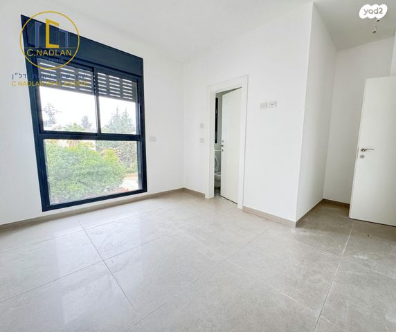 דירה, דבורה עומר, נאות שדה, רעננה