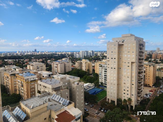 דירה, הרצליה