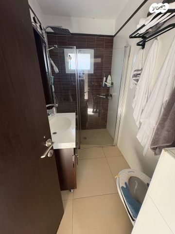 דירה, רד"ק, ירושלים