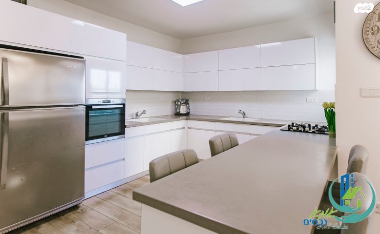 דירה, הרב ישעיהו משורר, הדר גנים, פתח תקווה