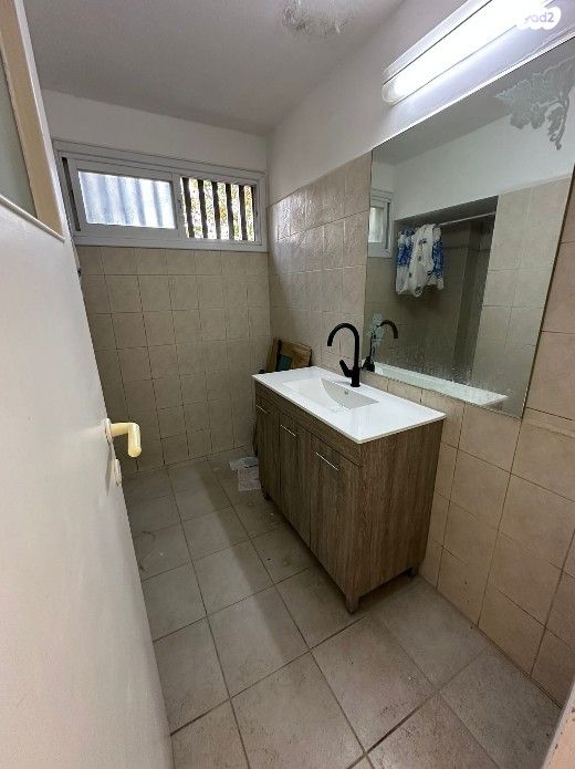 דירה, יוסף אהרונוביץ' 39, שיכון ותיקים, חולון