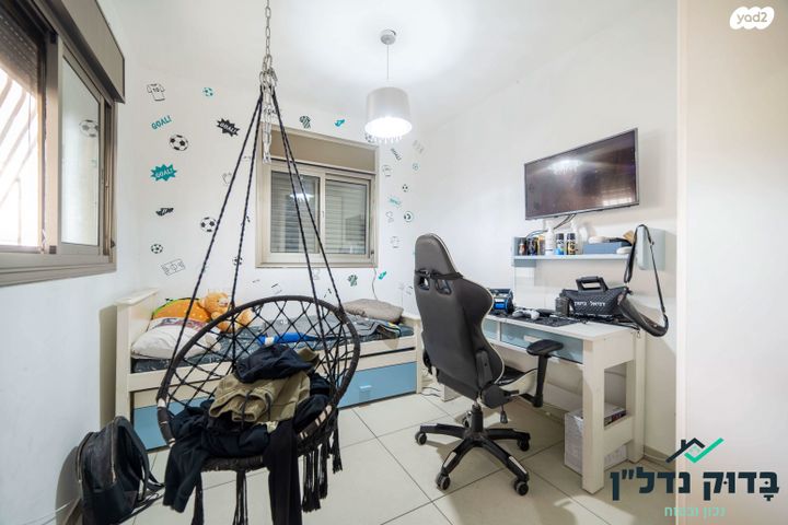 גג/ פנטהאוז, עוזי נרקיס 8, קרית רבין, חולון